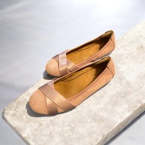 Vionic Women's Light Pink Suede Flats with Crisscross Ribbon design on front.